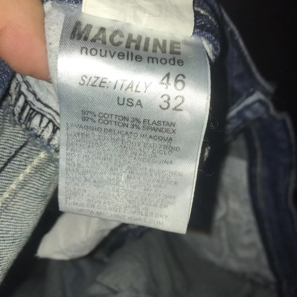 Distressed jeans - Picture 3 of 3